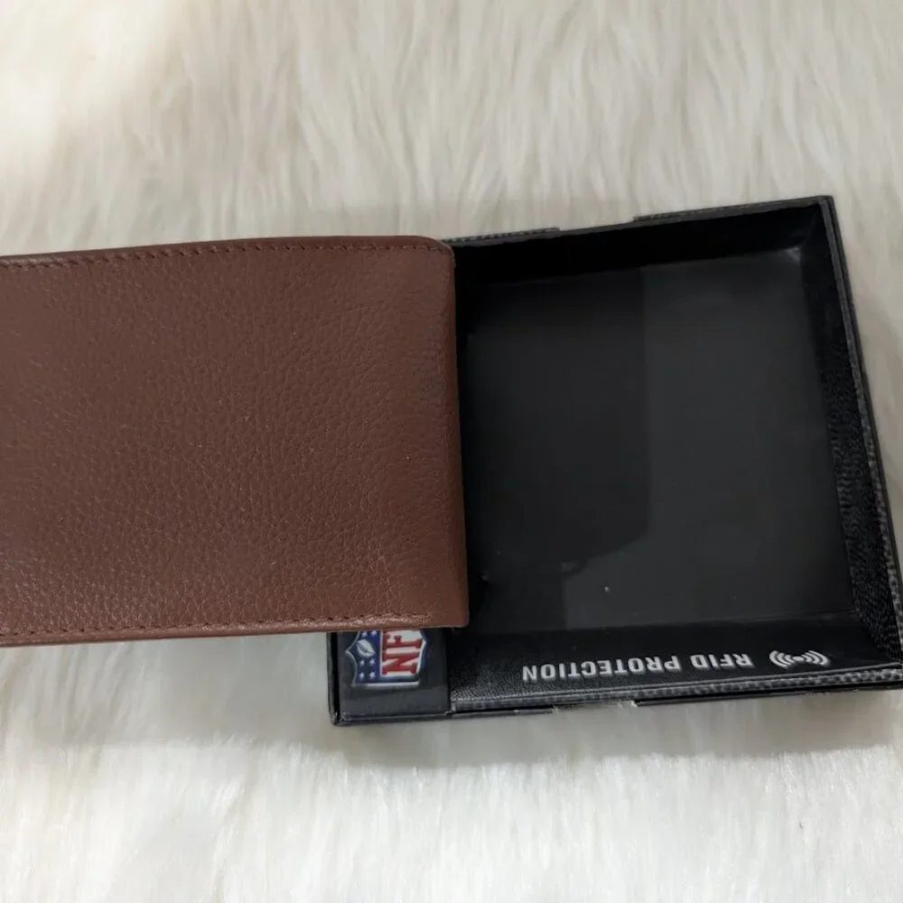 NWT Men's Brown Leather NFL Eagles Wallet